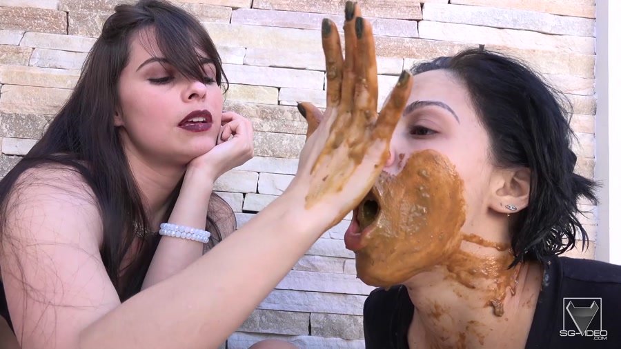(Demi Lilith And Bianca) - Scat Top Model – Eat My Model Scat [FullHD 1080p / 1.61 GB] - Shit / Poop