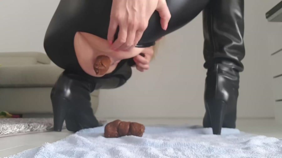 Latex Scat: (Love to Shit Girls) - Catsuit Aroused Poop [FullHD 1080p] - Shitting Girls, Solo