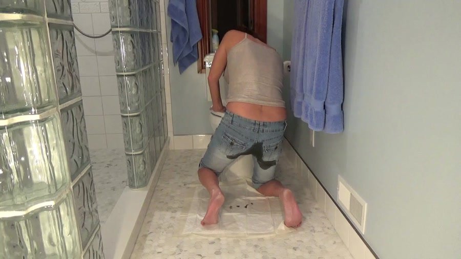 Pooping Jeans: (EricaKay) - Flu Thinking Puke, Ending up as Shitting my Shorts [HD 720p] - Toilet, Scat