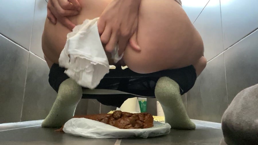 New scat: (VeganLinda) - Too big shit for the Plate… Pantycleaning [UltraHD 4K] - Amateur, Solo