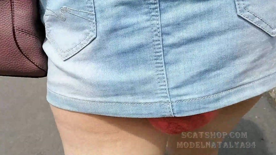 Poop: (ModelNatalya94) - Going to the store, shit in shorts [FullHD 1080p] - Scatology, Outdoor