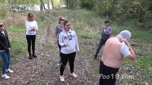 Poo19.com / ScatShop.com: (Milanasmelly) - 5 girls and a married man! [HD 720p] - Domination, Outdoor