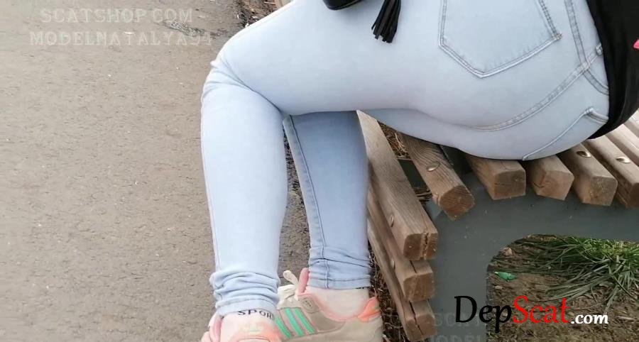 ScatShop: (ModelNatalya94) - Olga Walks In Jeans With A Diaper [FullHD 1080p] - Scat, Pissing