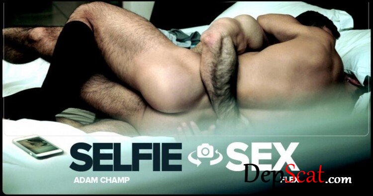 Selfie sex [HD 720p] 496.3 MB