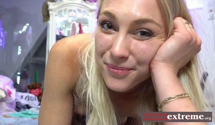 Siswet - Taking a 1.5 Liter Bottle in my Ass SAA029 [SD] 419.8 MB