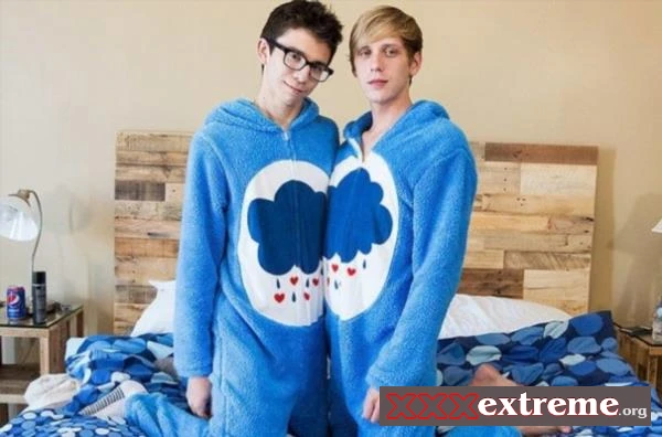 Cute Onesie Boys Get Very Dirty [FullHD 1080p] 591.6 MB