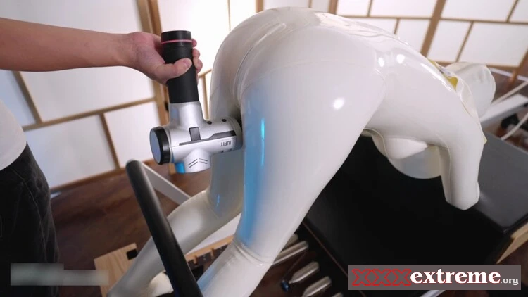 White latex doll gets her physical workout session with orgasm [4K UHD] 2.42 GB