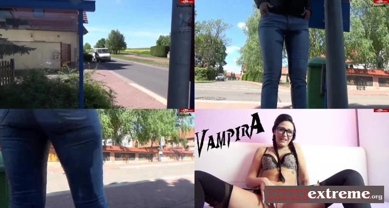 Mira-Grey - Verbotener Public Piss [HD] 49.14 MB