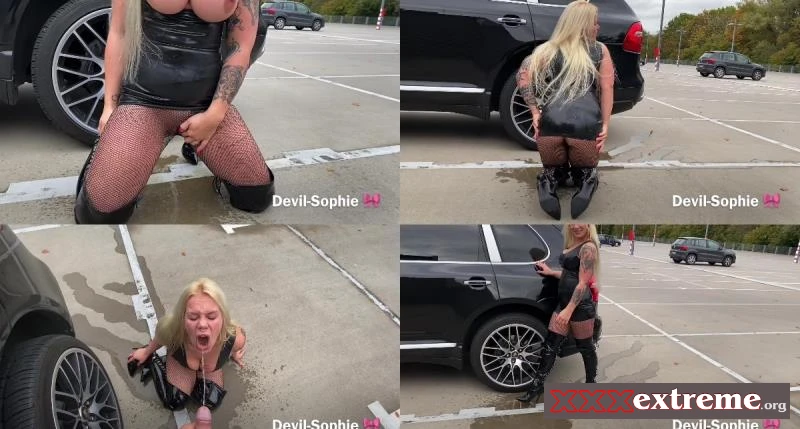 Devil Sophie - Parking Piss slut - me and you piss and the people make us horny [FullHD 1080p] 279.66 MB