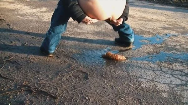 German Countryside Poop [HD 720p] 31.8 MB