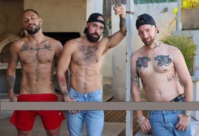 Caught By The Roommate And His 10 Inches [HD 720p] 409.6 MB
