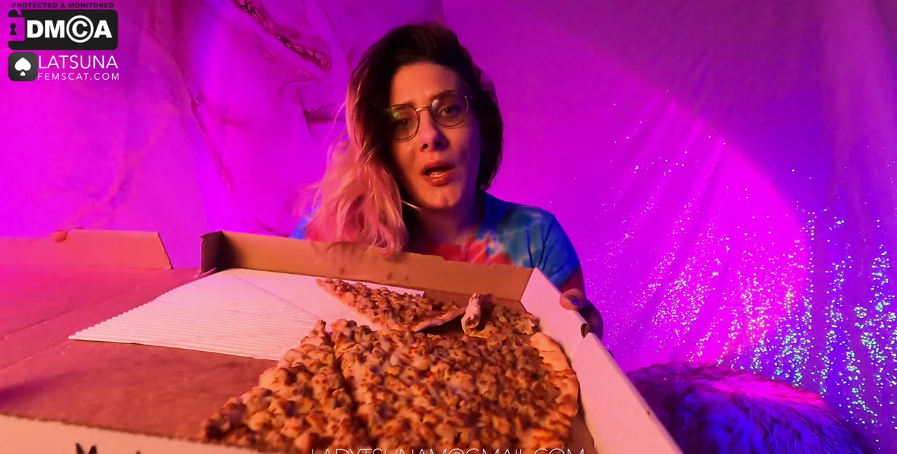 Lady Tsunam's Big Pile Defecation Solo Show - Femdom Scat - Extreme Porn Video on XXXExtreme
