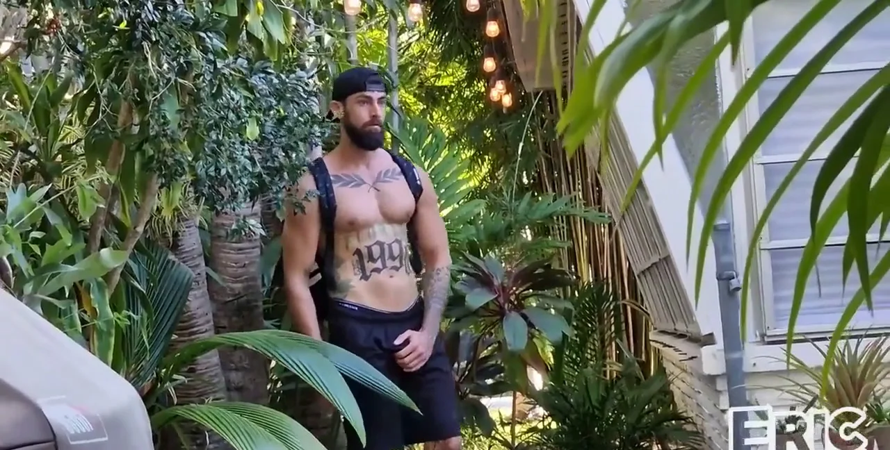 Justin, Luke, Sexystache - Flip-Flop Bareback Threesome - Extreme Porn Video on XXXExtreme