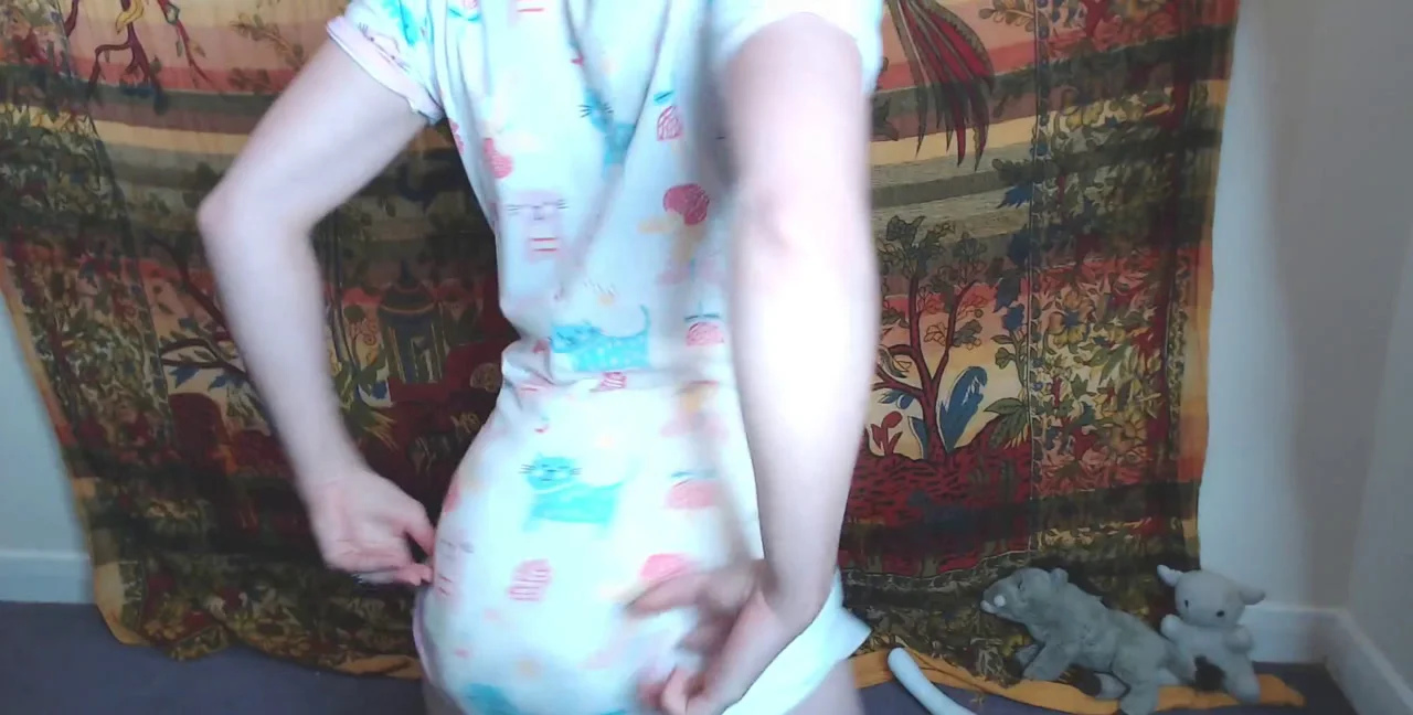 Spankmepink Aka Tilly Farts Dominates Your Toilet Fantasies! - Extreme Porn Video on XXXExtreme