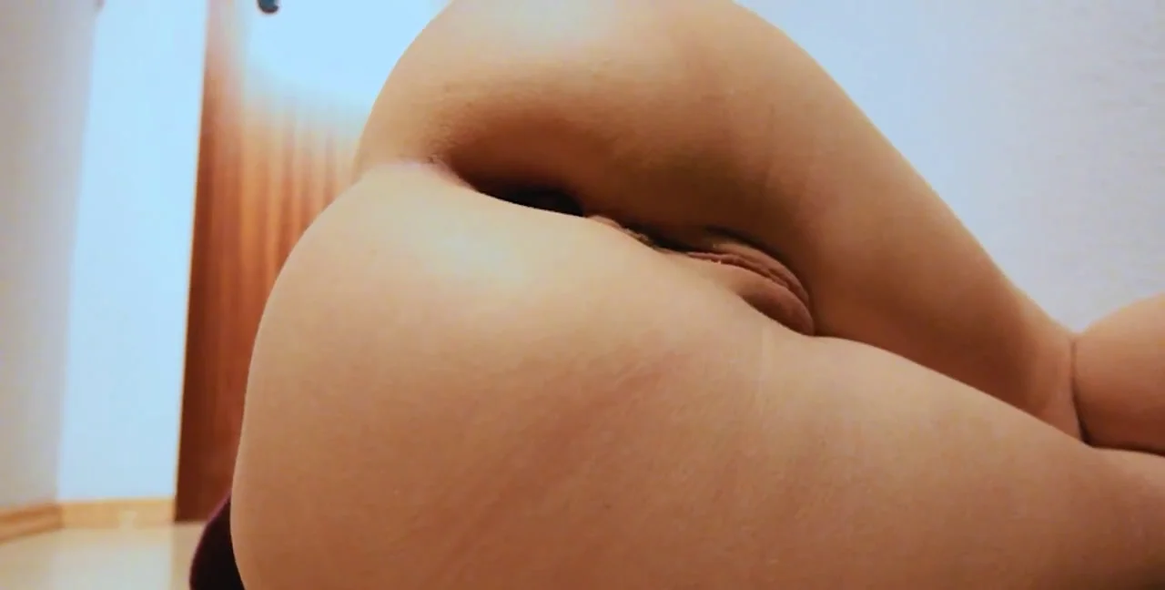 The Snake That Painted My Ass - Femdom Scat - Toilet Slave - Extreme Porn Video on XXXExtreme