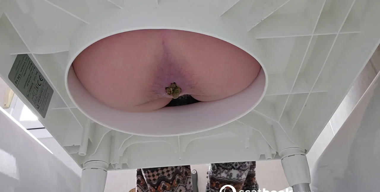 Miss Lith Poops After 2 Days Without Doing It - Femdom Scat - Extreme Porn Video on XXXExtreme