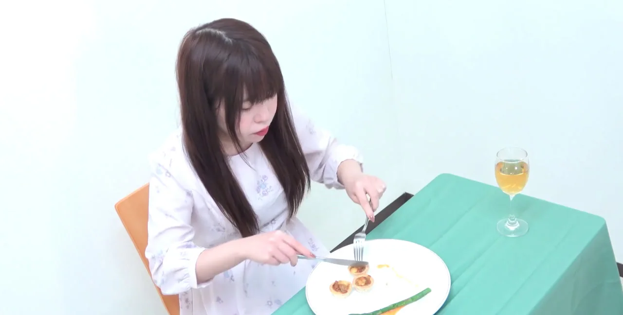 Namie Dines And Dumps Big Poo - Japanese Scat Solo - Asian Scat - Extreme Porn Video on XXXExtreme