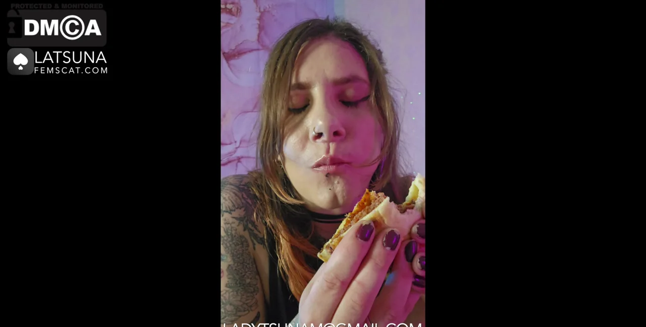 Lady Tsunam: A Solo Scat Video of Defecation and Smearing - related extreme video on XXXExtreme