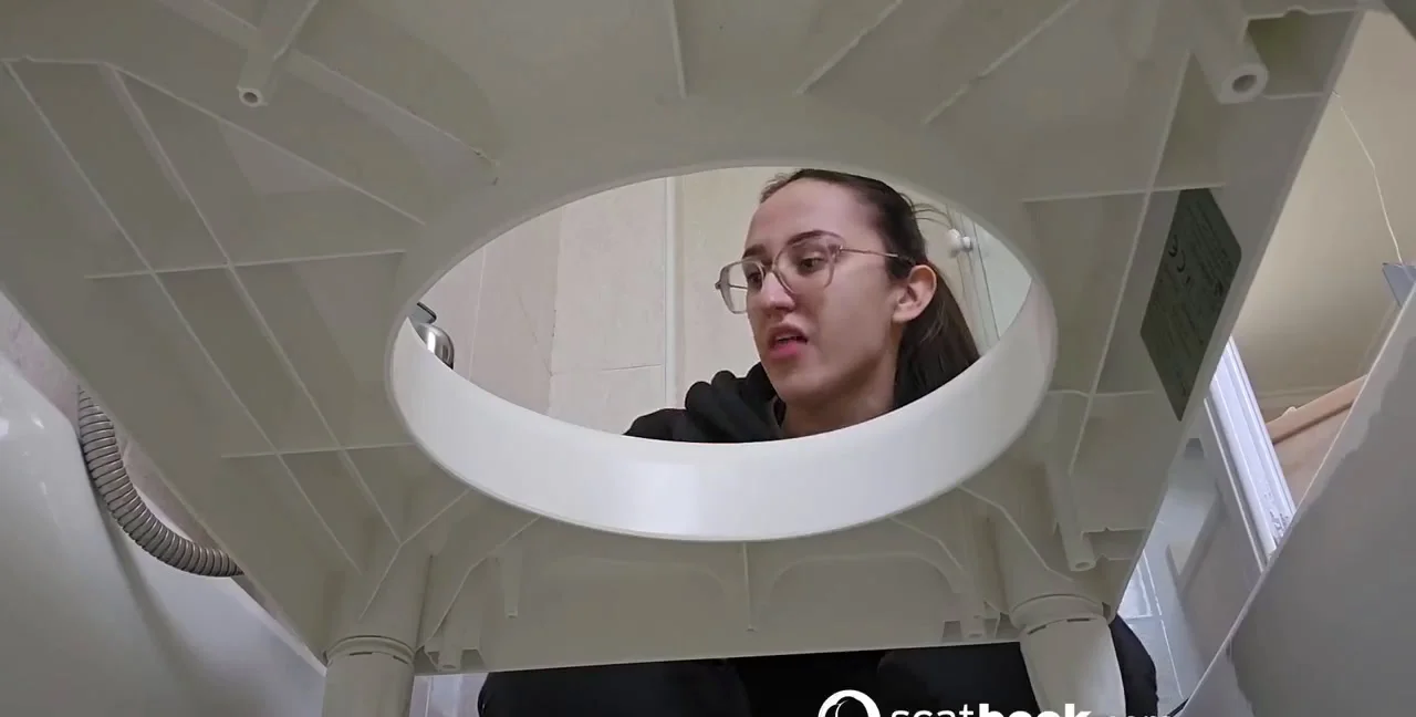 Scatting Girl 01 Dominates Toilet Slave with Miss Lith's Dirty Deed - Extreme Porn Video on XXXExtreme