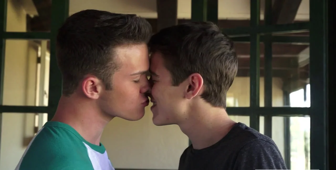 Evan Parker Meets Elliott Grey in Gay Porn Film | Twink, Muscle - Extreme Porn Video on XXXExtreme