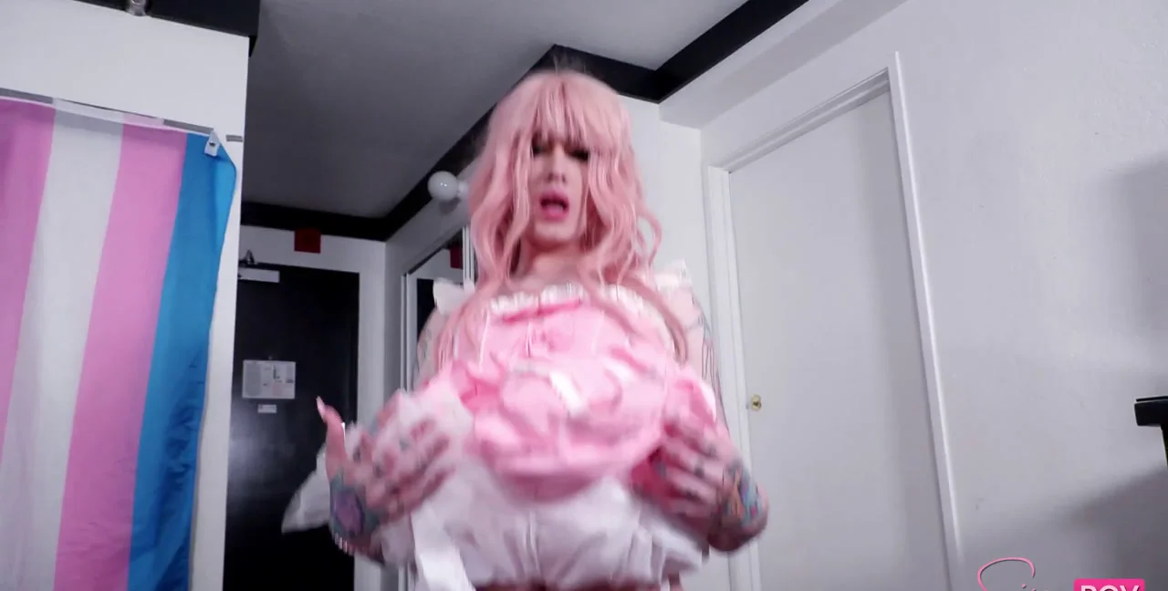 Harlee Chanel: A Tattooed Sissy Maid with a Depraved Blowjob! - Extreme Porn Video on XXXExtreme