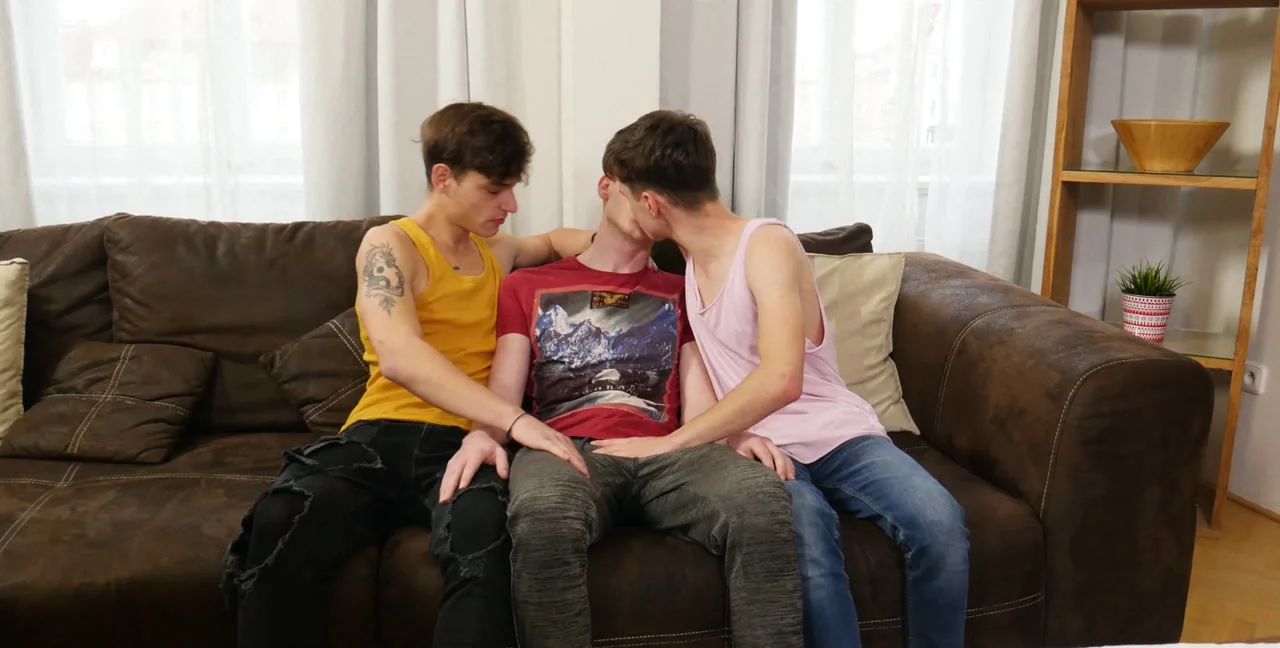 Heavy Threesome of Bareback Twink - Gay - Muscle - related extreme video on XXXExtreme