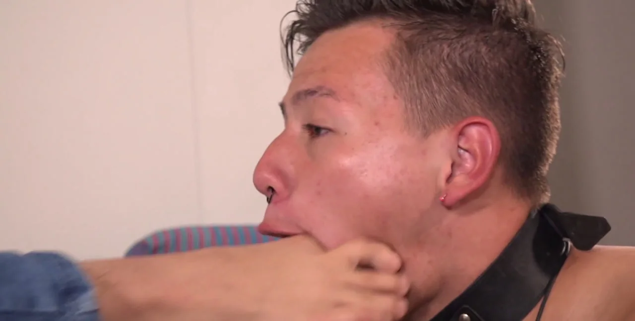 Muscular Hunk Delivers Gay Oral - Sucking His Breeding Cock - Extreme Porn Video on XXXExtreme