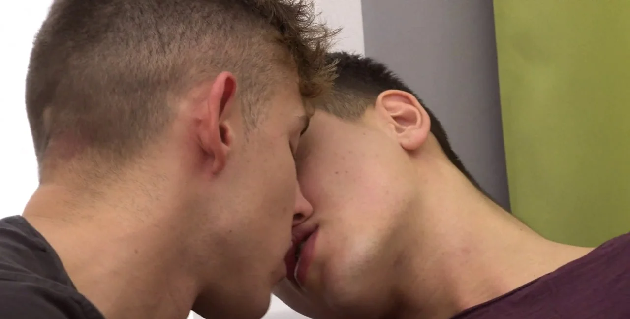 Freshmen of the Month: Ben Lilly, Mario Texeira & Eluan Jeunet's - Extreme Porn Video on XXXExtreme