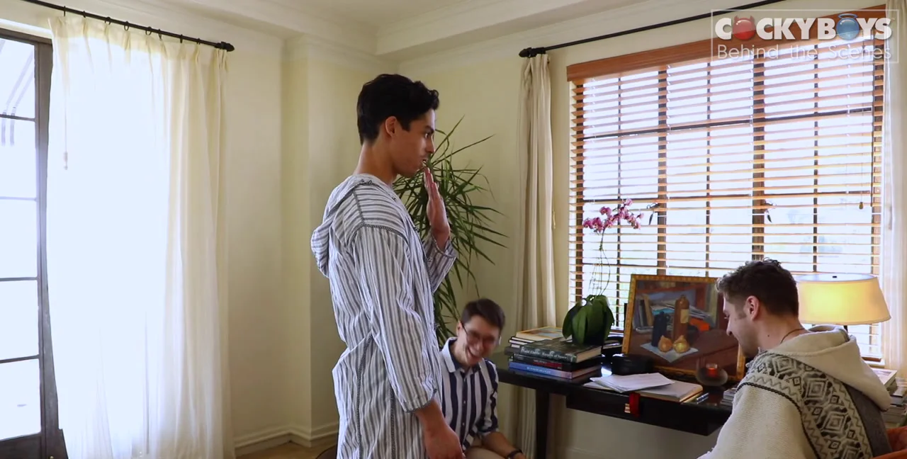 Hollywood & Vine: A Behind The Videos Look at a Red-hot Latino Gay - Extreme Porn Video on XXXExtreme