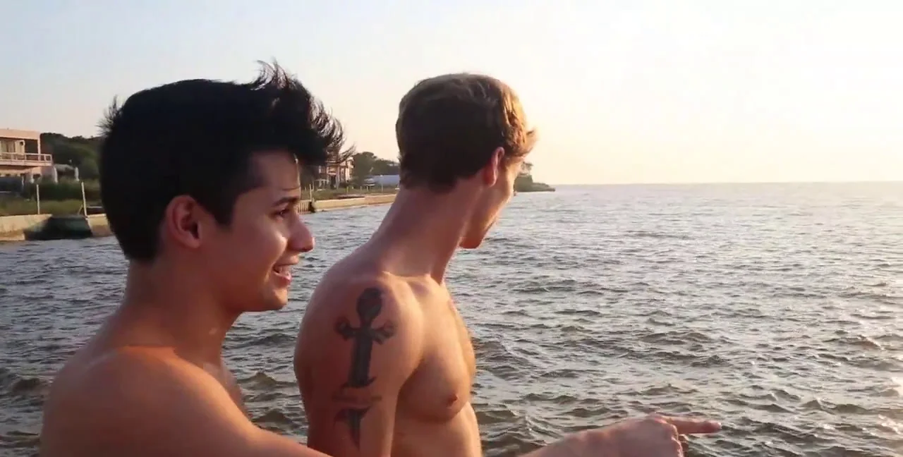 Justin Matthews Twink Bareback Fucking Liam Riley - Gay - popular extreme video on XXXExtreme