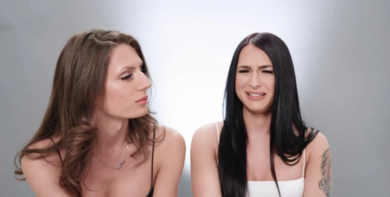 Jade Venus & Khloe Kay - Shemale on Shemale Anal Experiment - related extreme video on XXXExtreme