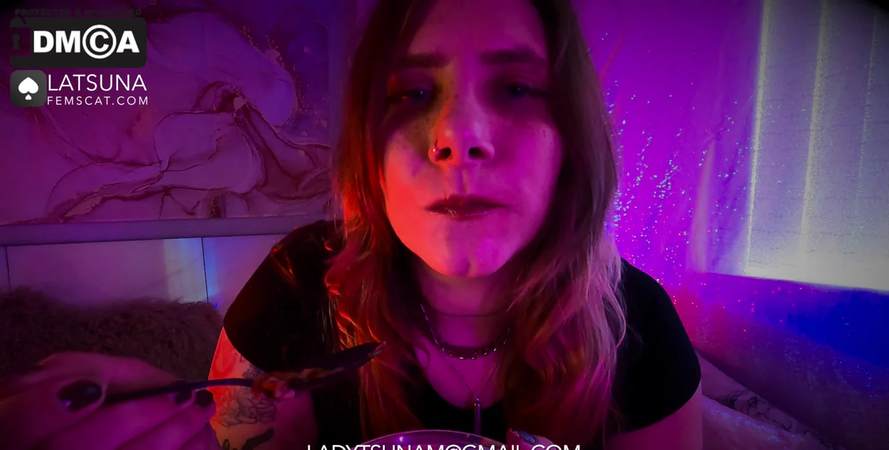 Lady Tsunam's Solo Defecation Dinner Party | Defecation, Pooping - popular extreme video on XXXExtreme