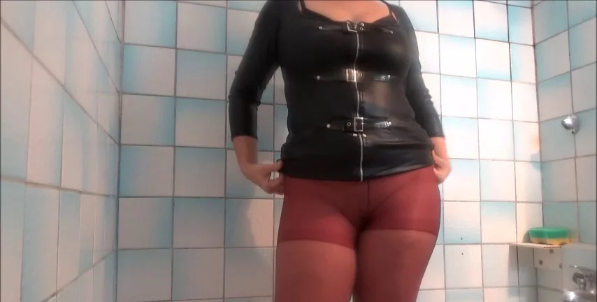 Red Pantyhose Tasty Shit With Mistress Roberta - Femdom Scat - Extreme Porn Video on XXXExtreme