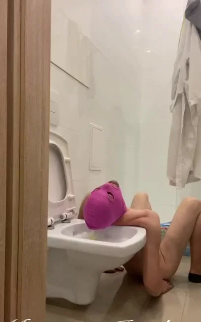 Mistress Jardena's Toilet Slave - Scat, Kaviar, Femdom - related extreme video on XXXExtreme