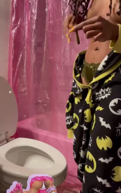 Saint Ziya: Sitting on the Toilet-01 - Femdom Scat - Toilet Slave download on XXXExtreme