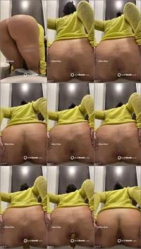 Pooping in Public Toilet - Alba Mae [HD 720p] 7.64 MB