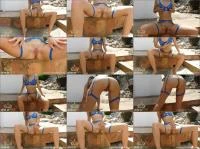 Outdoor Piss Session [HD 720p] 15.85 MB