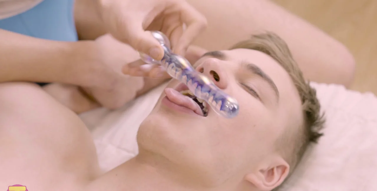 Leo Alfano, Marek Kraus, and Arthur Vink Drop Their Passion in - popular extreme video on XXXExtreme