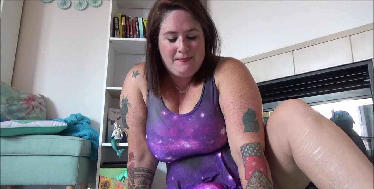 Samantha Starfish Shits in Her New Home! - Femdom Scat download on XXXExtreme