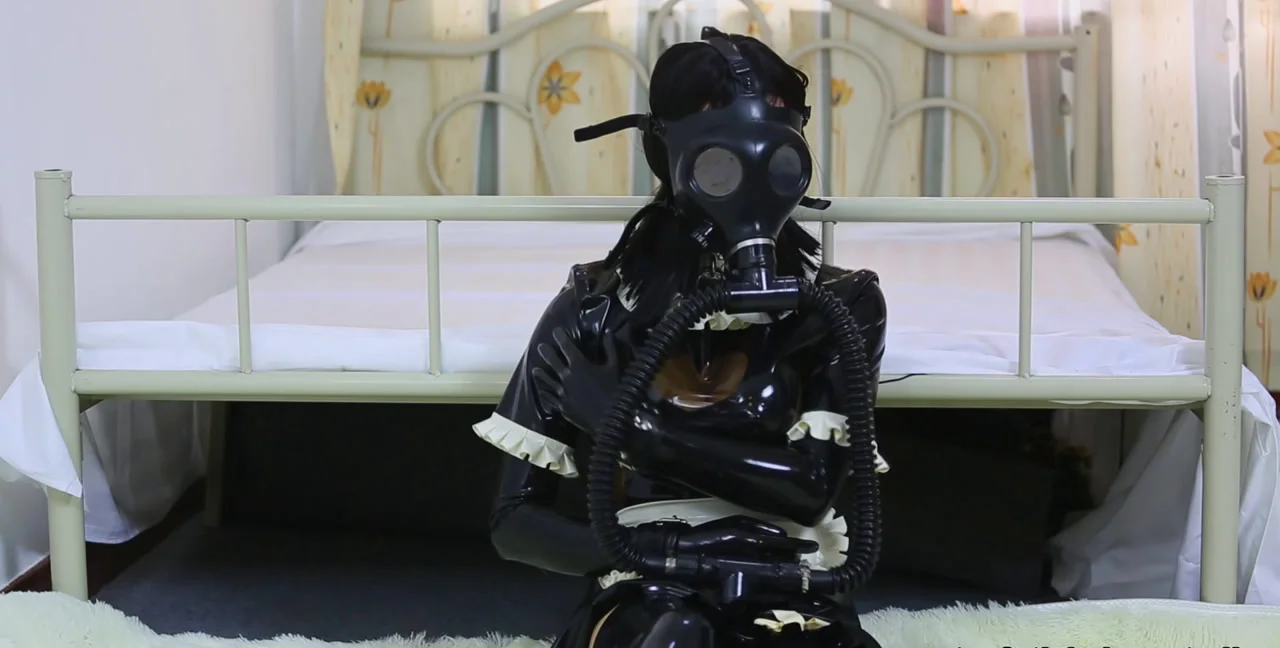 Latex Maid Gas Mask Femdom: The Best Fetish Show! - Rubber - related extreme video on XXXExtreme